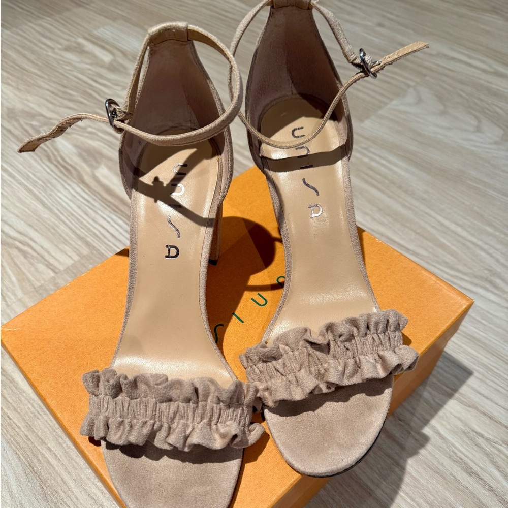 Unisa Diara Ruffle Sandals